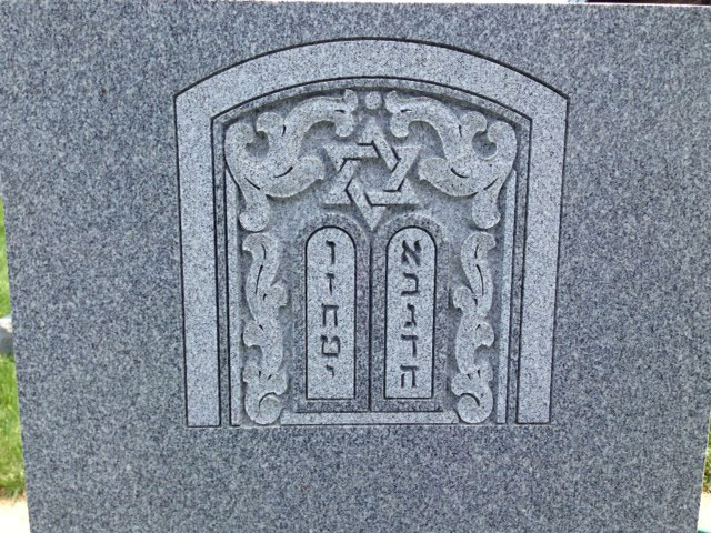 monument-symbol monument-symbol