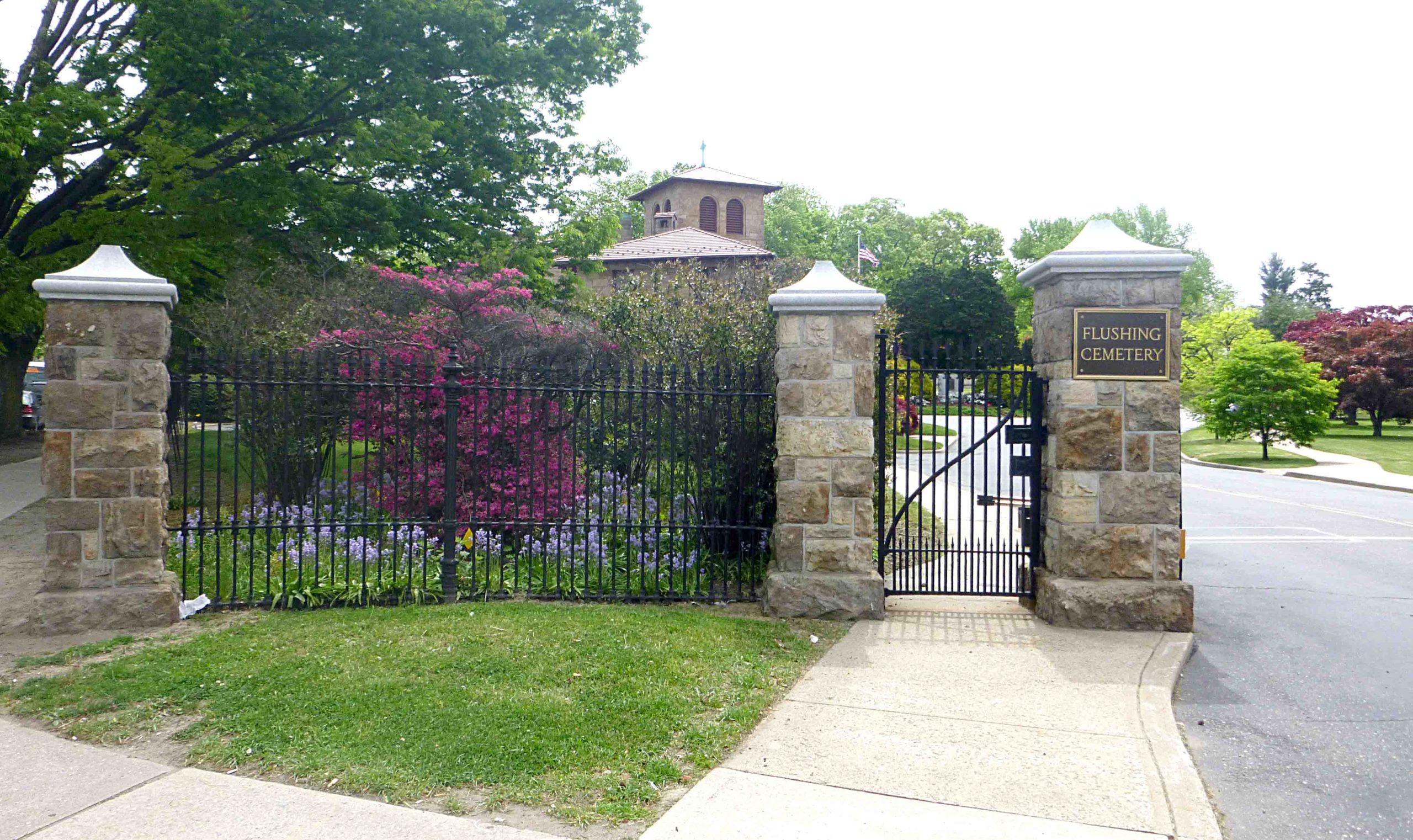 flushing cemetery gate